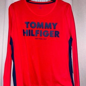 Women’s long sleeve top